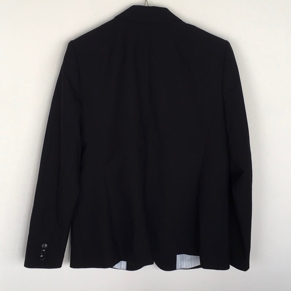 EUC Banana Republic Basic Black Blazer - Picture 2 of 6